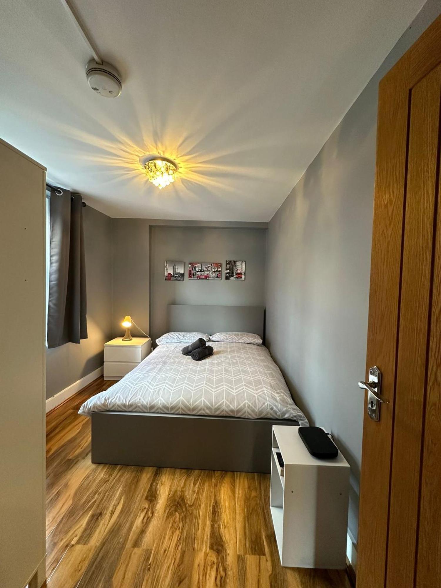 לונדון Lovely 2 Bedrooms Apartment מראה חיצוני תמונה